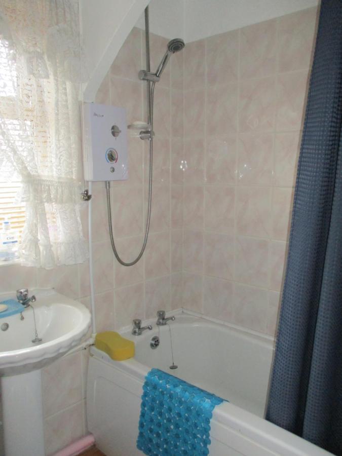 Super Single Room Кардіфф Екстер'єр фото
