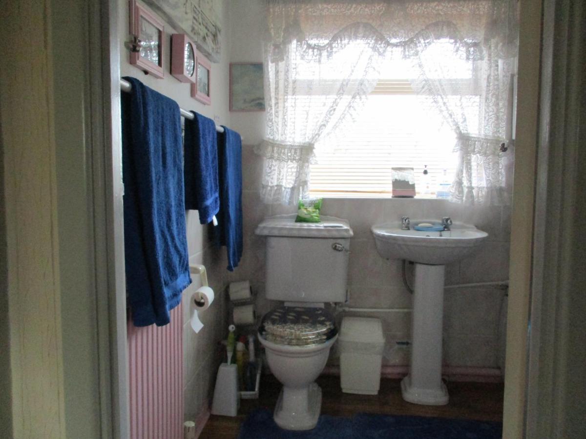 Super Single Room Кардіфф Екстер'єр фото